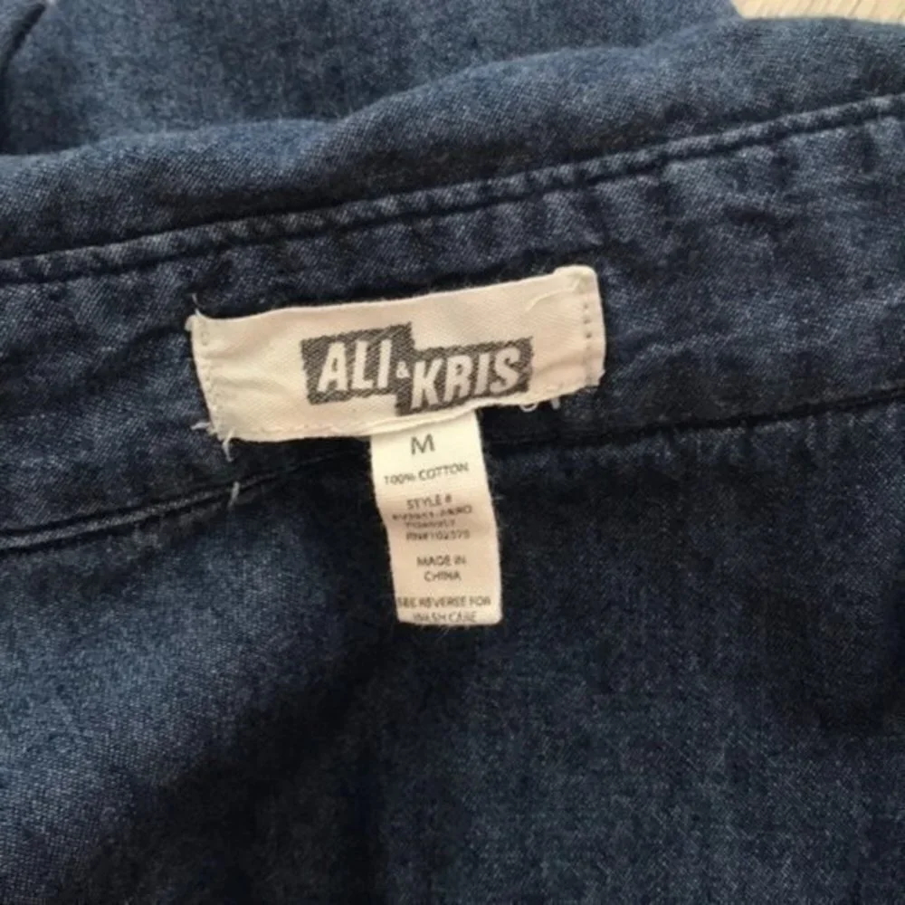 Ali & Kris Blue Button Down Shirt Size M - Picture 7 of 8